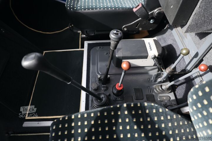 Aangepaste bestelwagen Mercedes-Benz Unimog