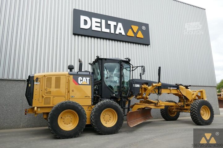 Niveladora Caterpillar 120M2