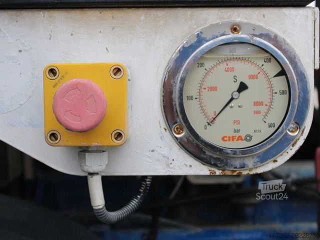 Concrete pump truck RENAULT KERAX 420, EURO 3, 7m3, 8X4, CIFA MAGNUM MK 24.4