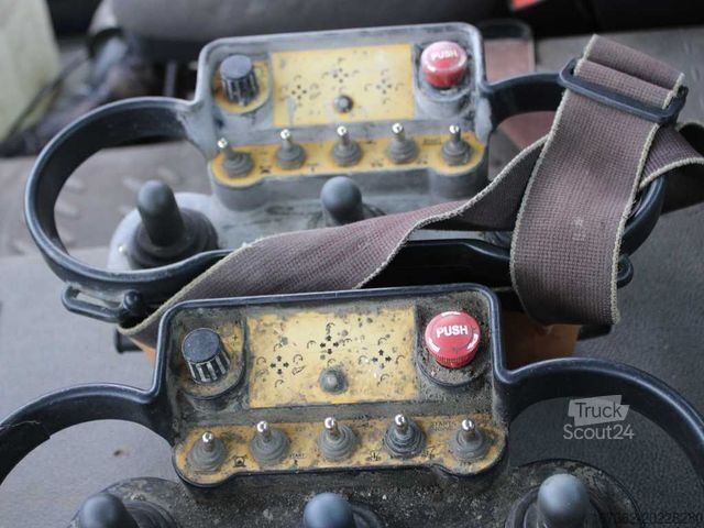 Concrete pump truck RENAULT KERAX 420, EURO 3, 7m3, 8X4, CIFA MAGNUM MK 24.4