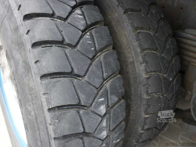 Concrete pump truck RENAULT KERAX 420, EURO 3, 7m3, 8X4, CIFA MAGNUM MK 24.4