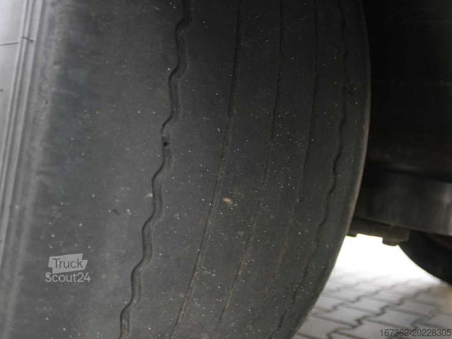 Semiremorcă deschisă cu prelată SCHWARZMÜLLER SPA 3/E, MULTILOCK, LIFTING AXLE