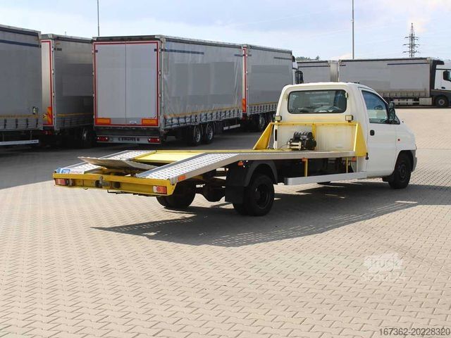 Autotransporter Hyundai H1 TRUCK,EURO 3,RAIDS,WINCH,PNEU 90%