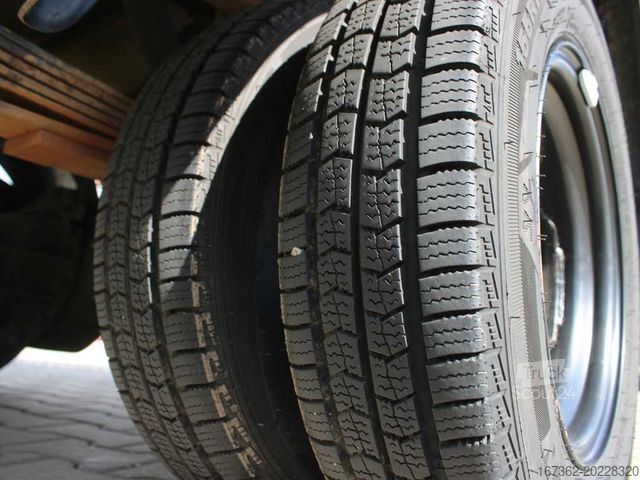 Autotransporter Hyundai H1 TRUCK,EURO 3,RAIDS,WINCH,PNEU 90%