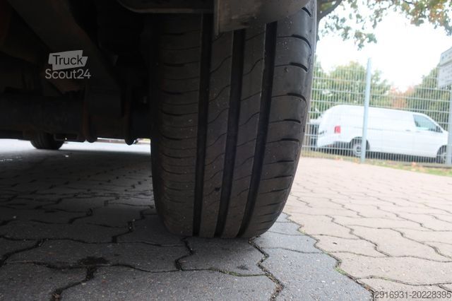 Панельний фургон VOLKSWAGEN Caddy Maxi Kasten / Klima / 1 Hand / FN: 225