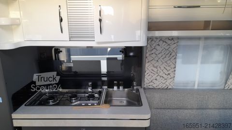 Lakókocsi Hobby Excellent 540 WFU 2000kg TV-Halter, Dusche