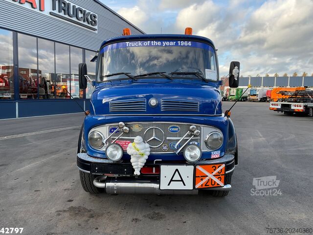 Véhicule aspirant Mercedes-Benz 1413 Saugaufbau Oldtimer