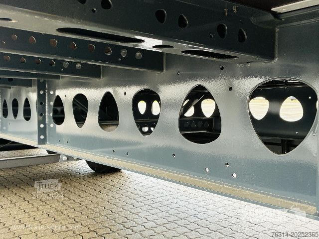 Semiremorcă deschisă cu prelată Berger Curtainsider Mega
