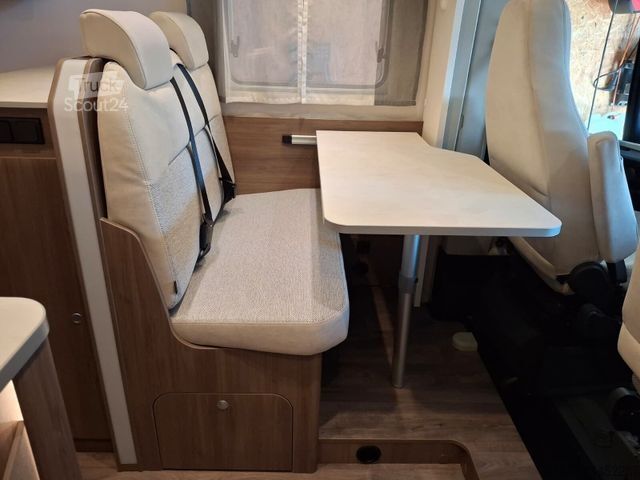 Half-integraal camper CARADO T 135 pro+ / Hubbett / TV Paket