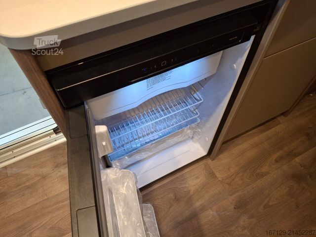 Half-integraal camper CARADO T 135 pro+ / Hubbett / TV Paket