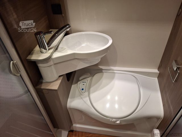 Half-integraal camper CARADO T 135 pro+ / Hubbett / TV Paket