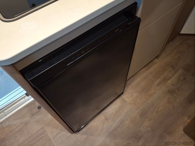 Half-integraal camper CARADO T 135 pro+ / Hubbett / TV Paket