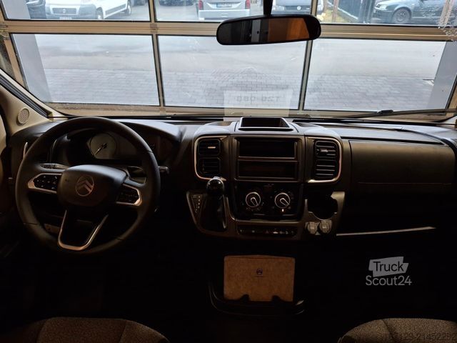 Half-integraal camper CARADO T 338s Automatik / 5Sitz und Schlafplätze /..