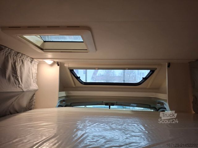 Half-integraal camper CARADO T 338s Automatik / 5Sitz und Schlafplätze /..