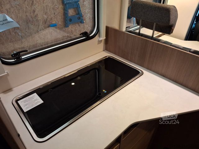 Half-integraal camper CARADO T 338s Automatik / 5Sitz und Schlafplätze /..