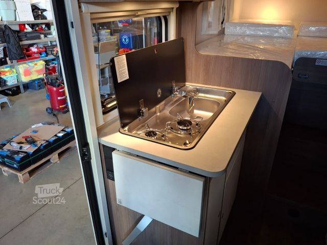 Half-integraal camper CARADO V 347 pro+ / Safety inkl. ACC / Lift Bett