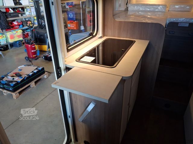 Half-integraal camper CARADO V 347 pro+ / Safety inkl. ACC / Lift Bett