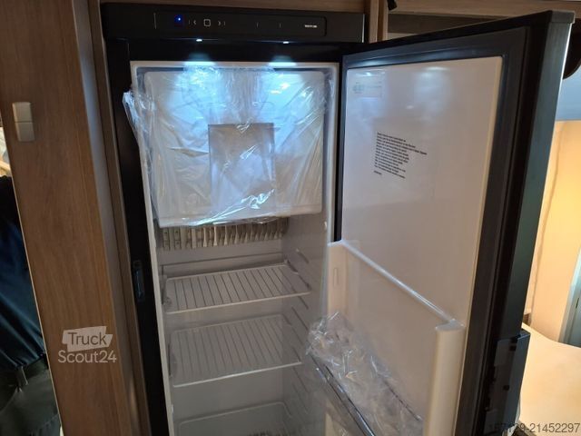 Half-integraal camper CARADO V 347 pro+ / Safety inkl. ACC / Lift Bett