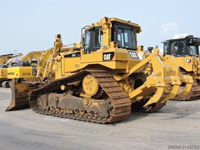 Road roller CATERPILLAR D6T