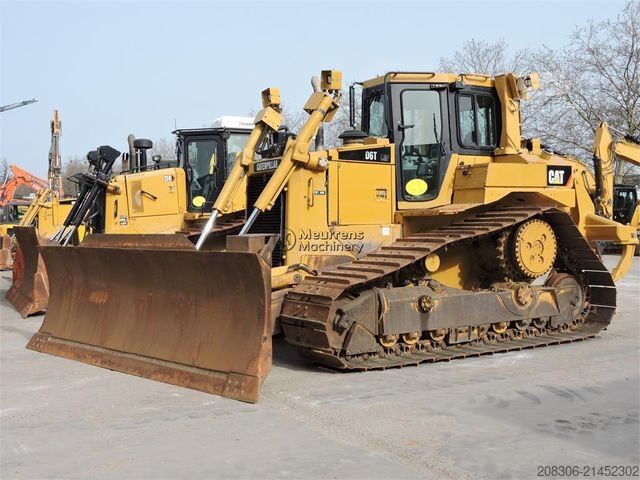 Road roller CATERPILLAR D6T