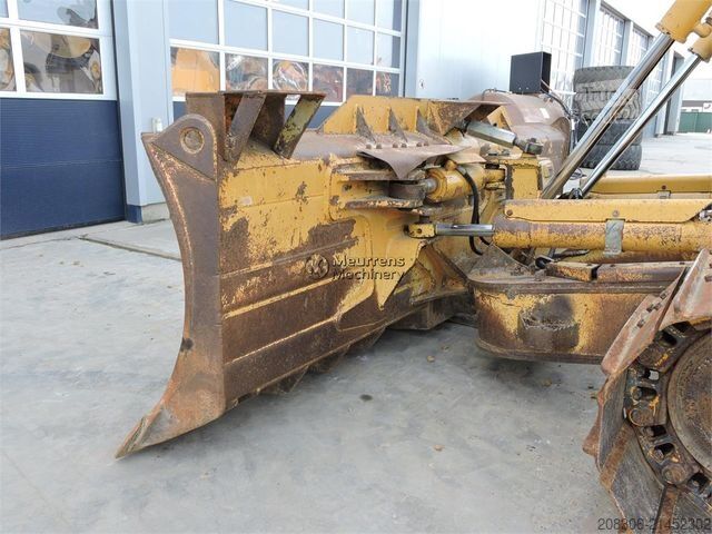 Road roller CATERPILLAR D6T