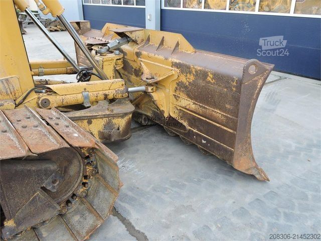Road roller CATERPILLAR D6T