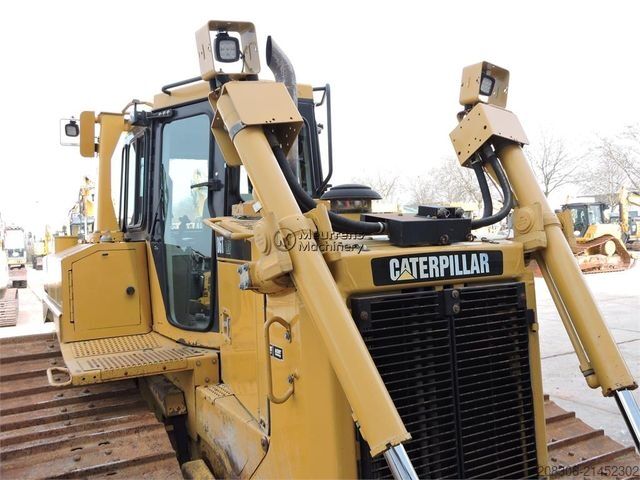 Road roller CATERPILLAR D6T
