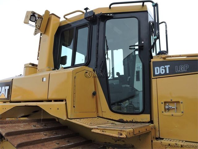 Road roller CATERPILLAR D6T