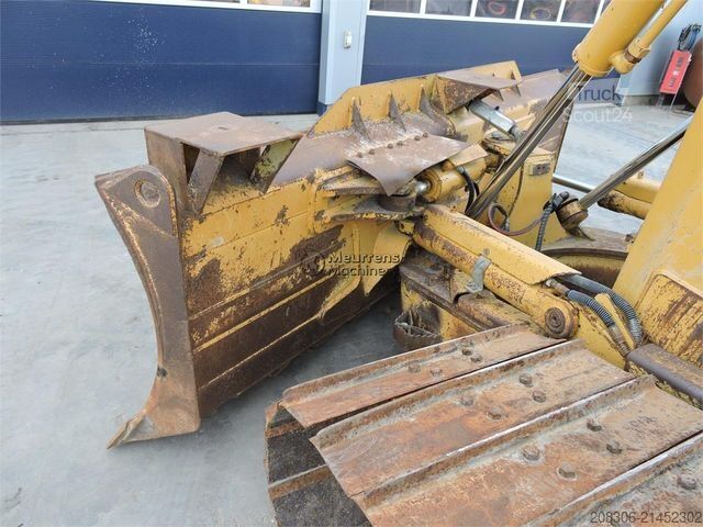 Road roller CATERPILLAR D6T