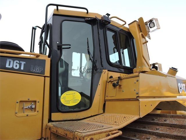 Road roller CATERPILLAR D6T