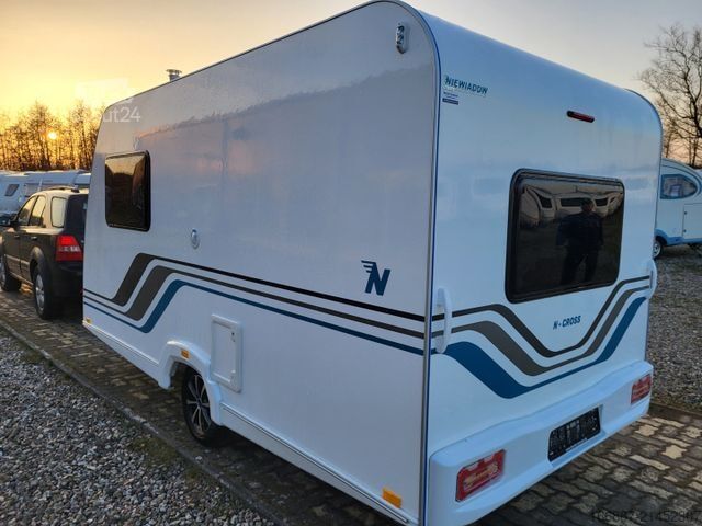 Caravan NIEWIADOW N- Cross- L 2 X Sitzgruppe - Nr. 121 - (2)