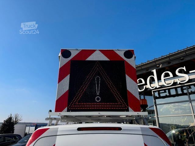 Minibus Mercedes-Benz Vito 111 CDI Tourer Begleitfahrzeug BF3+ / WVZ