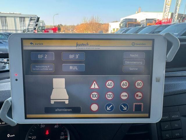 Minibus Mercedes-Benz Vito 111 CDI Tourer Begleitfahrzeug BF3+ / WVZ