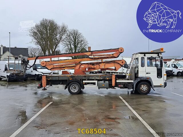 Chassis met cabine Volvo FLC
