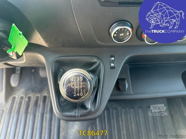 Zvedací plošina Renault Master 145.35 klubb