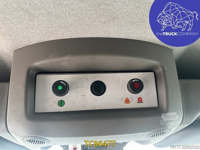 Zvedací plošina Renault Master 145.35 klubb