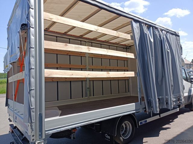 Curtain sider van IVECO Daily  Durchladezug  SOFORT VERFÜGBAR !!!