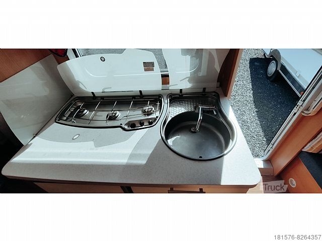 Lakókocsi Eifelland Holiday 500 TF