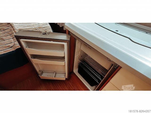 Lakókocsi Eifelland Holiday 500 TF