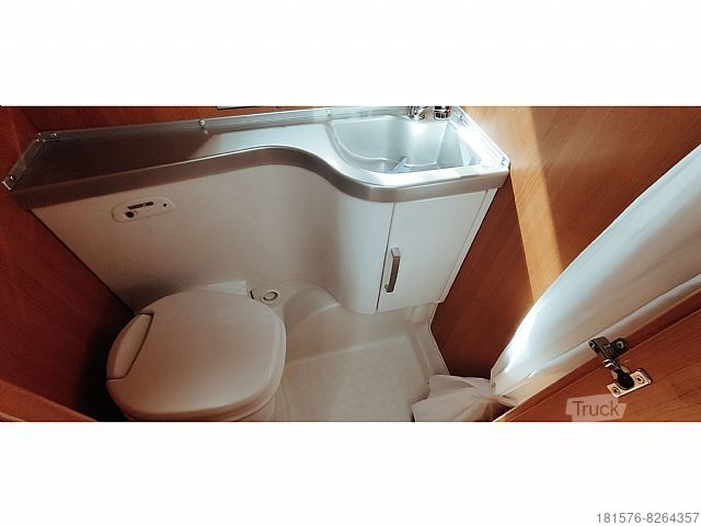 Lakókocsi Eifelland Holiday 500 TF