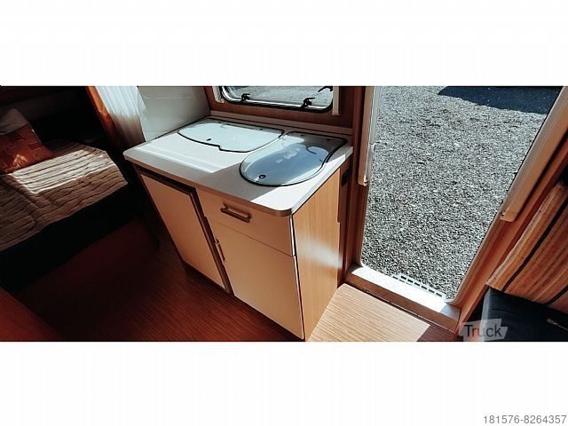 Lakókocsi Eifelland Holiday 500 TF