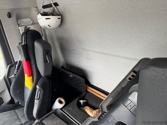 Nákladní automobil s plošinou a plachtou Mercedes-Benz Antos 2540 Gr.Fhs 7,3 m Pl Lbw 1,5 Klima