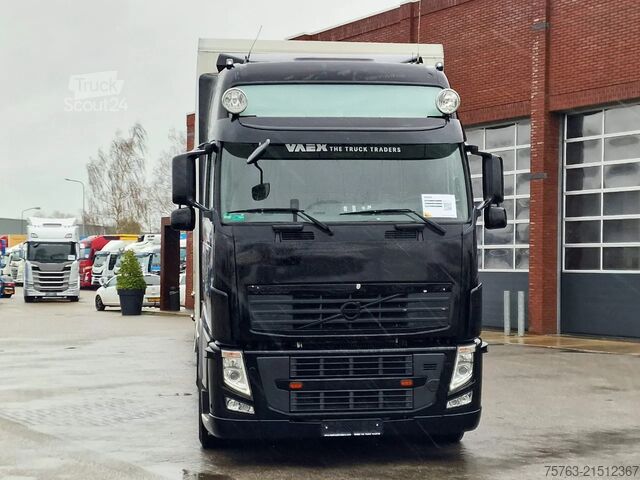 Koffer Volvo FH 13.460 Globetrotter XL 6x2 - Box with side d...