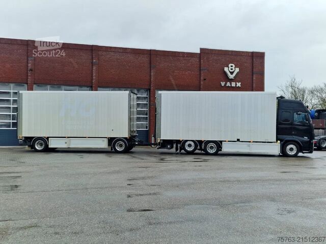 Koffer Volvo FH 13.460 Globetrotter XL 6x2 - Box with side d...