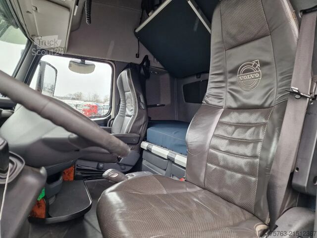 Koffer Volvo FH 13.460 Globetrotter XL 6x2 - Box with side d...