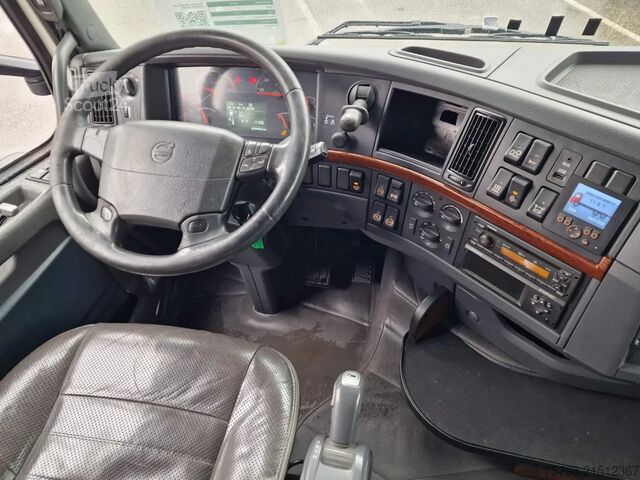 Koffer Volvo FH 13.460 Globetrotter XL 6x2 - Box with side d...