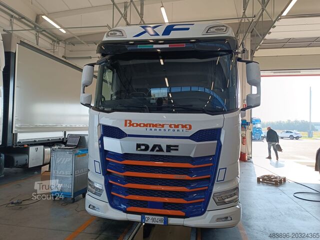Traktor Daf XF 530 FT