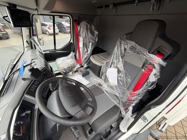 Box body Renault D 12 LOW P4X2  210E6 / GESLOTEN BAK MET LAADKLE...