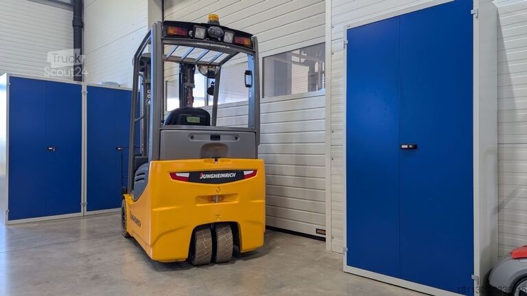 Chariot élévateur frontal Jungheinrich EFG 216k GE115-464DZ