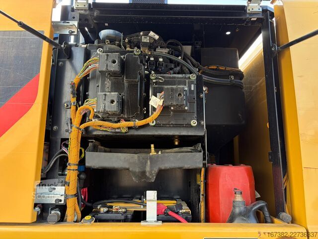Колесный экскаватор Caterpillar M320F